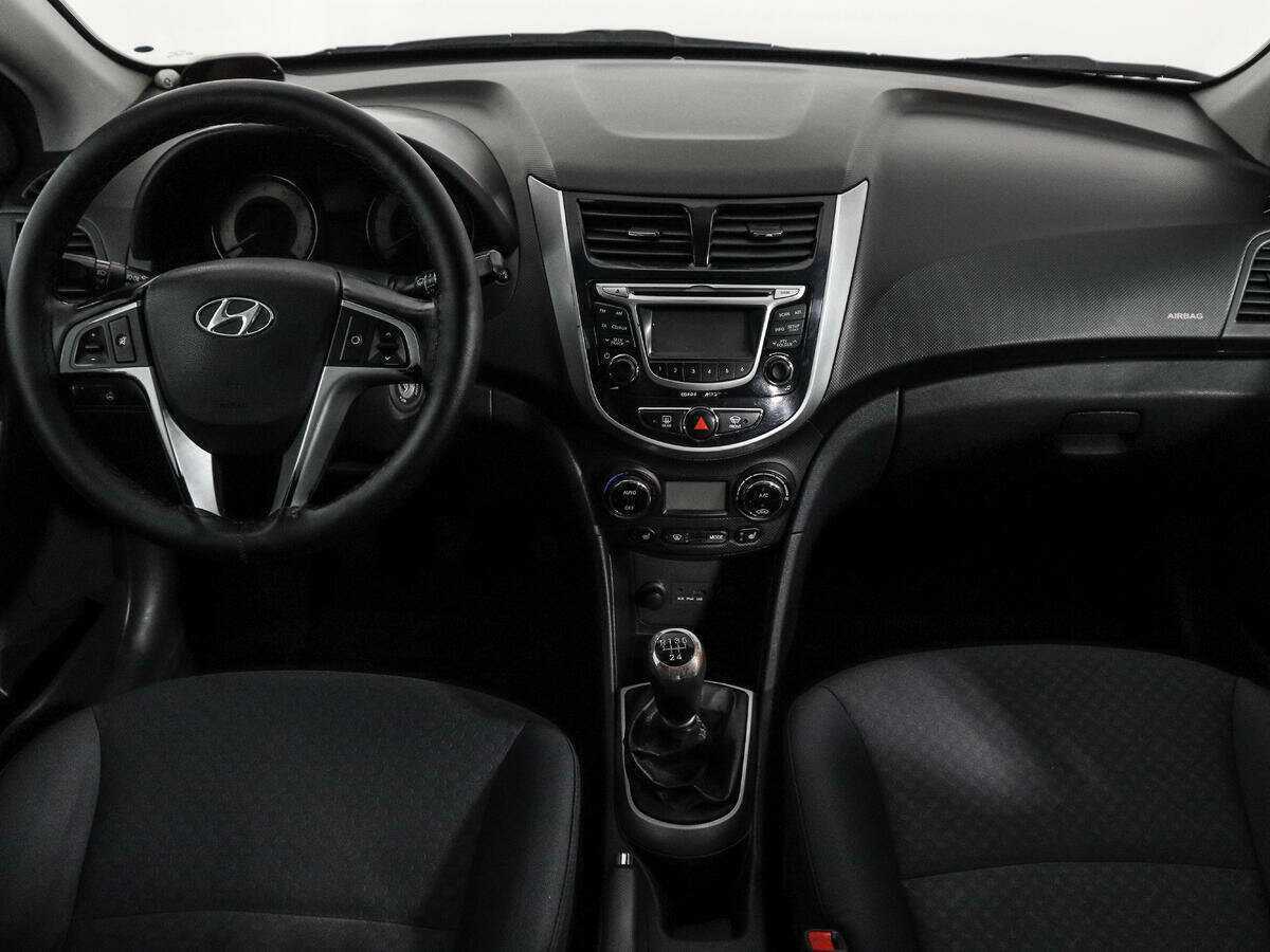 Hyundai Solaris б/у, 2013, Механическая. Фото: #11