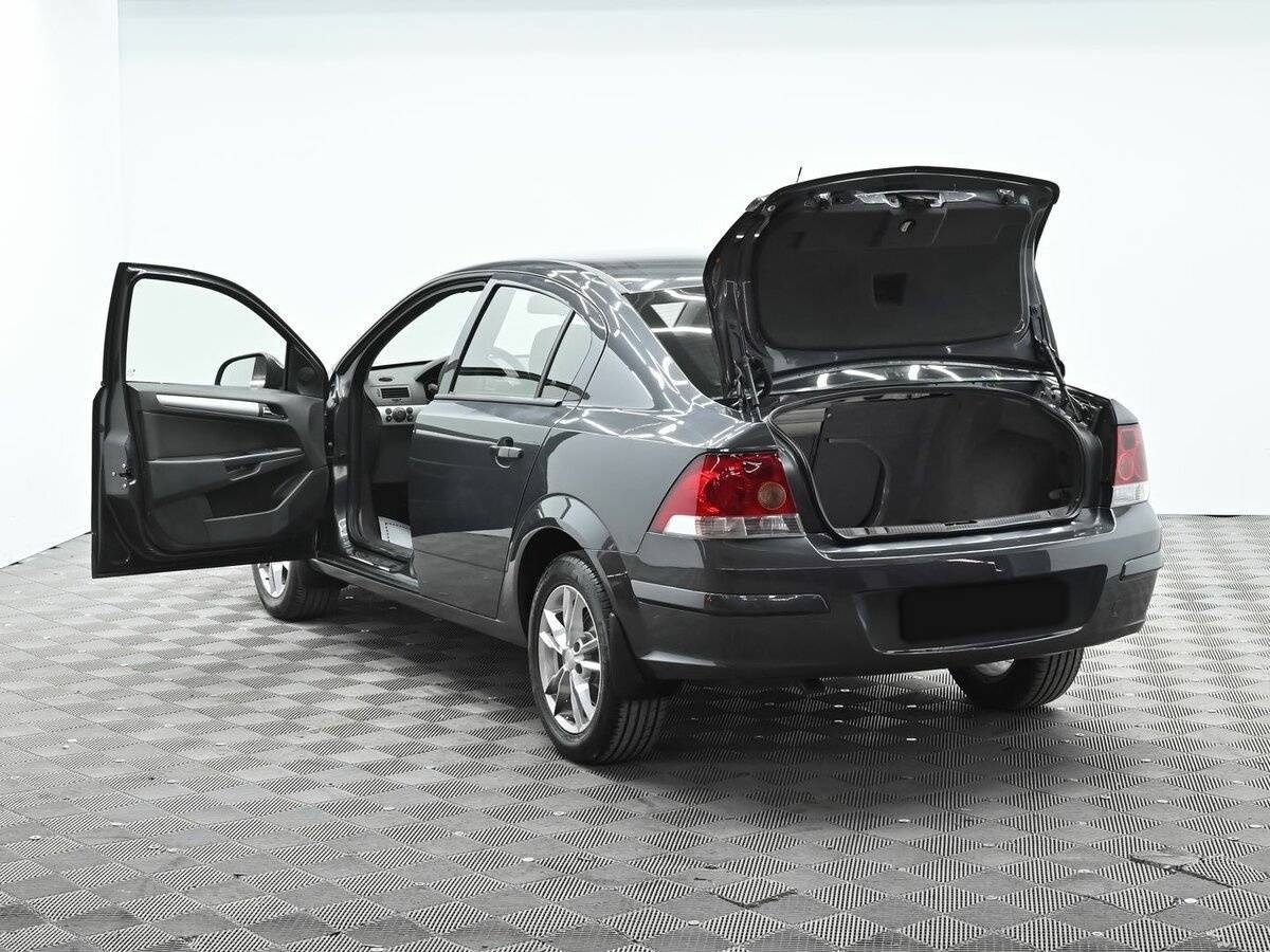 Opel Astra б/у, 2012, Роботизированная. Фото: #4