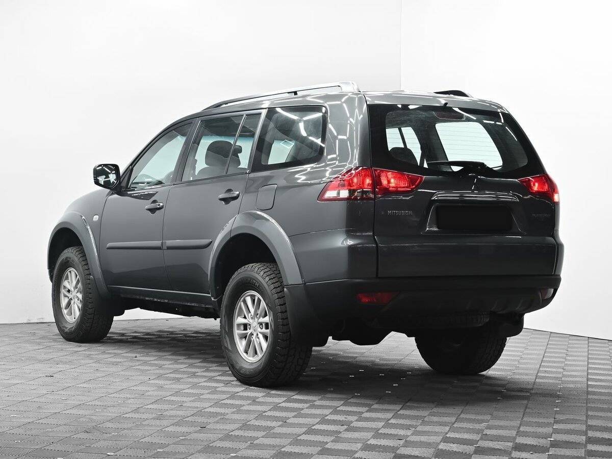 Mitsubishi Pajero Sport б/у, 2014, Механическая. Фото: #2