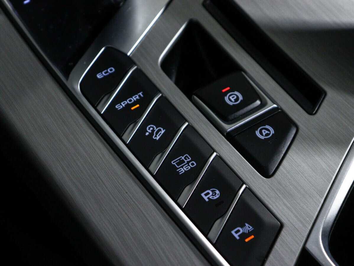 Geely Coolray б/у, 2021, Роботизированная. Фото: #18