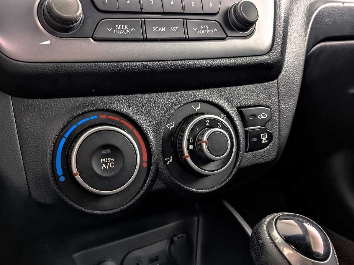 Kia Rio б/у, 2014, Автоматическая. Фото: #16