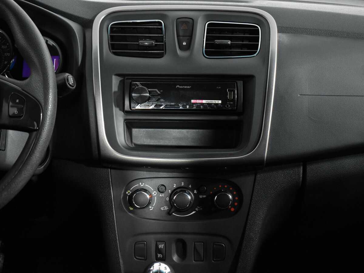 Renault Sandero б/у, 2017, Механическая. Фото: #13