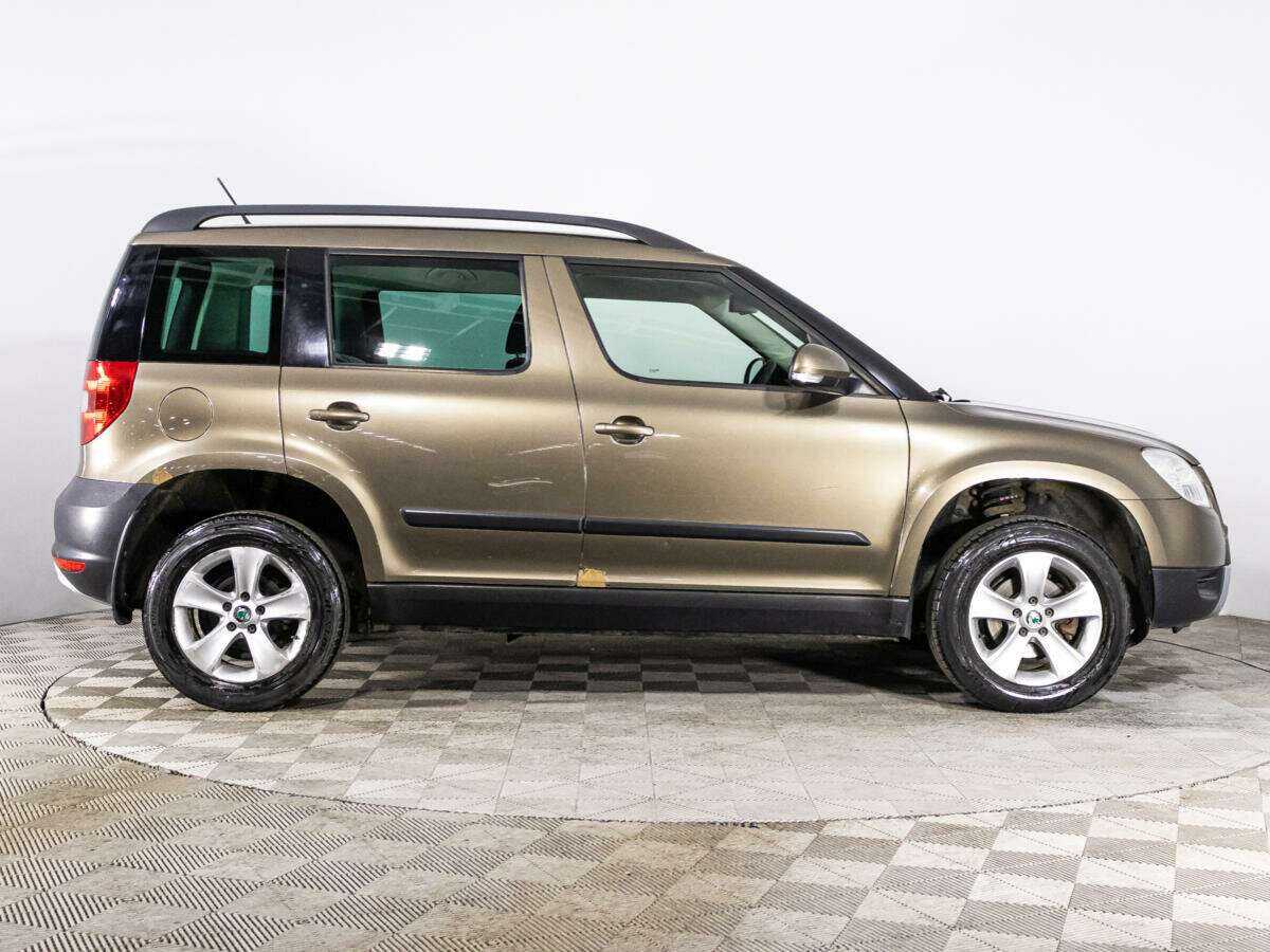 Skoda Yeti б/у, 2012, Механическая. Фото: #2