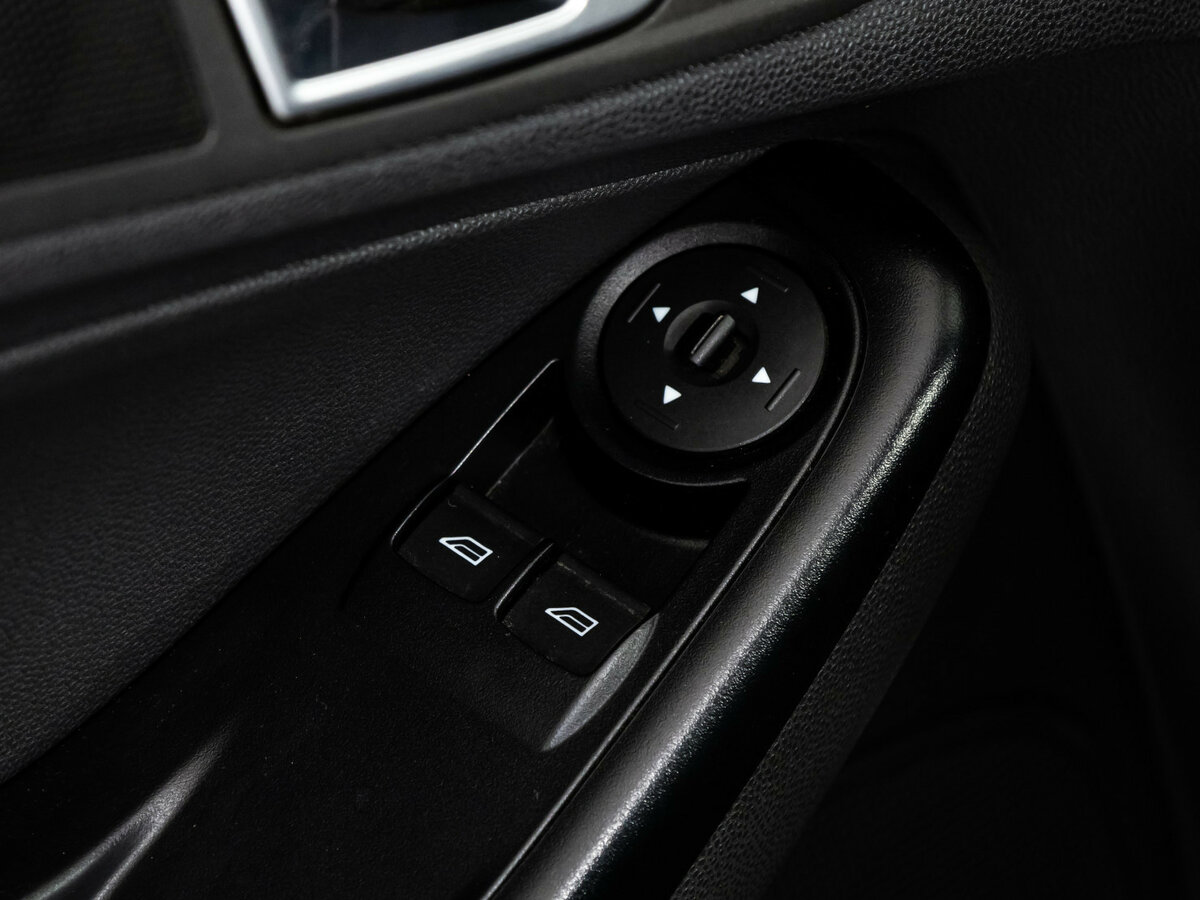 Ford Fiesta б/у, 2016, Роботизированная. Фото: #11