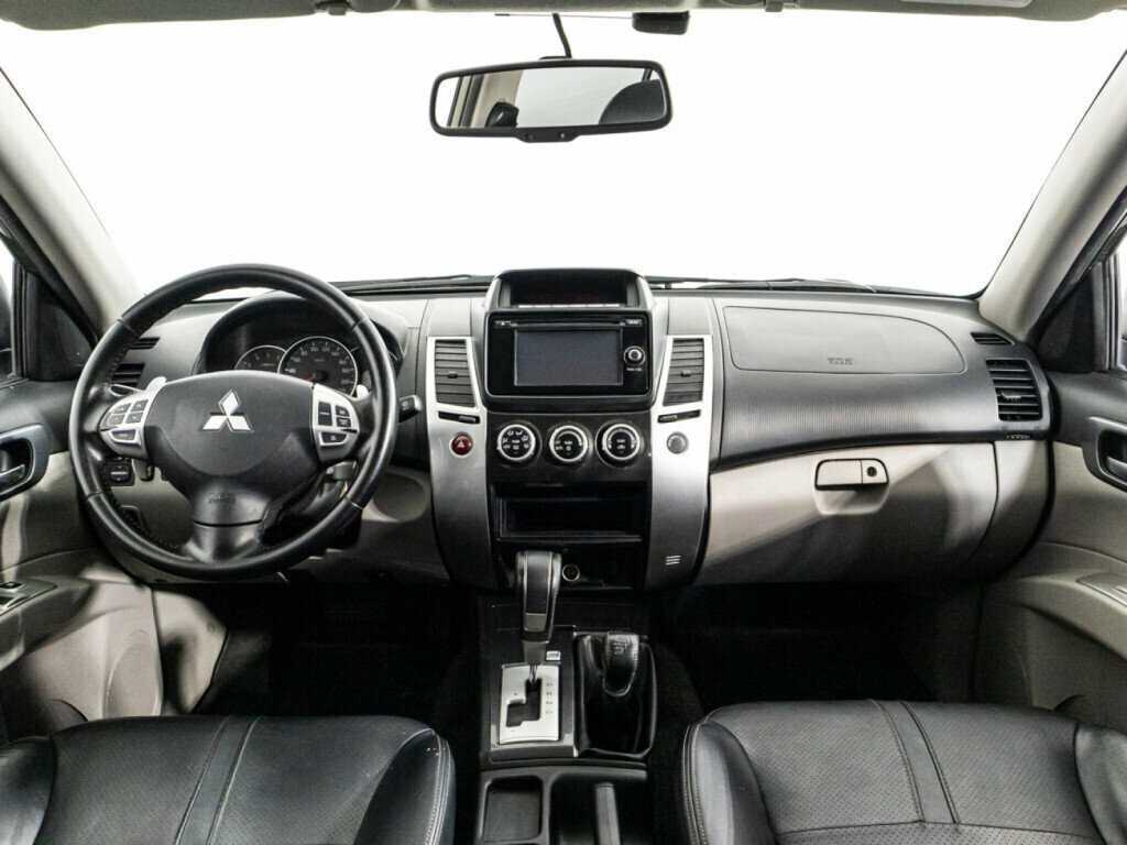 Mitsubishi Pajero Sport б/у, 2014, Автоматическая. Фото: #12