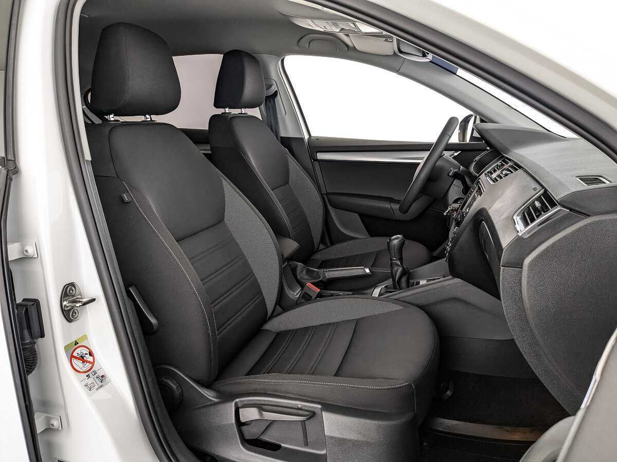 Skoda Octavia б/у, 2019, Механическая. Фото: #17