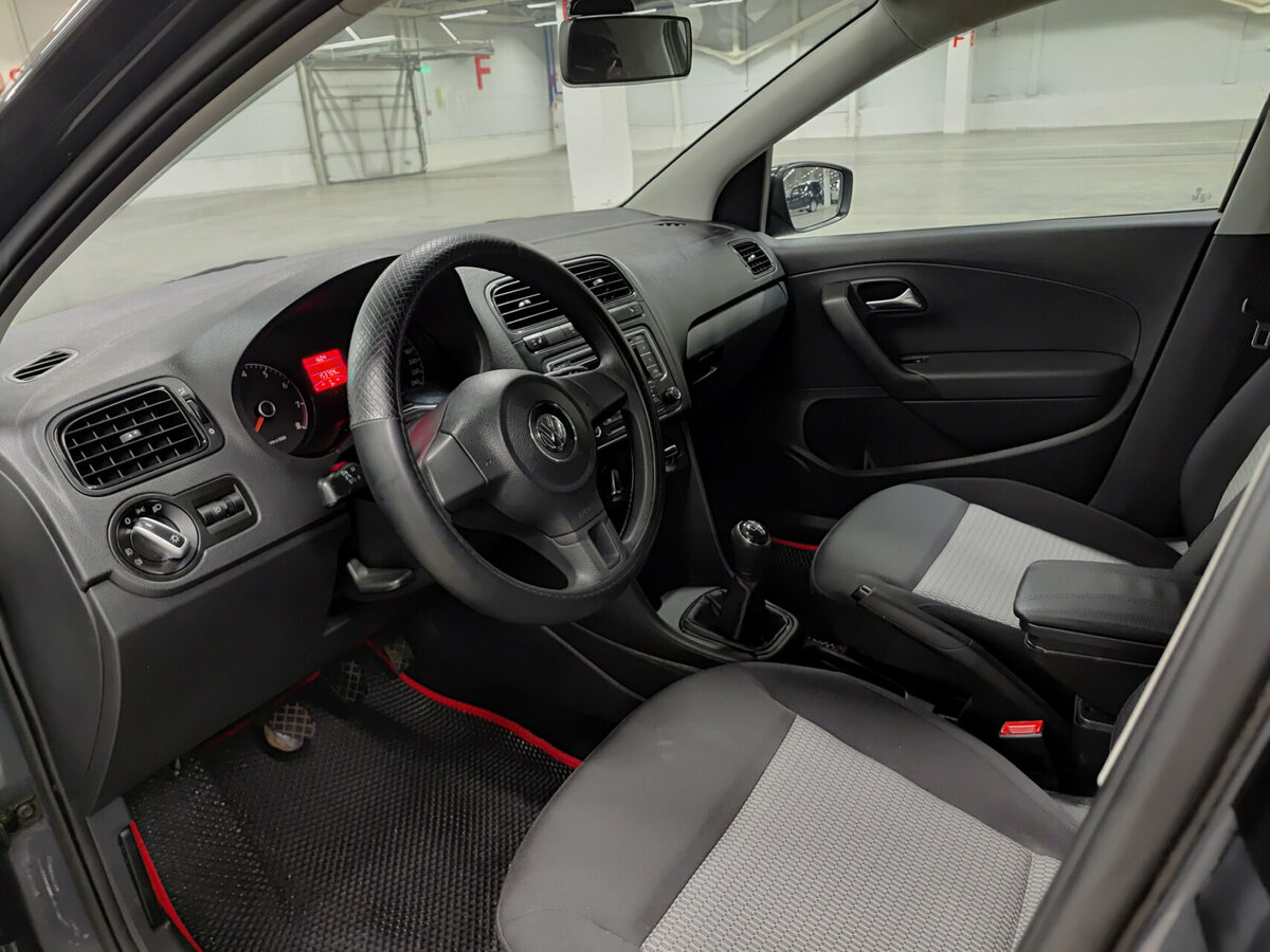 Volkswagen Polo б/у, 2014, Механическая. Фото: #15