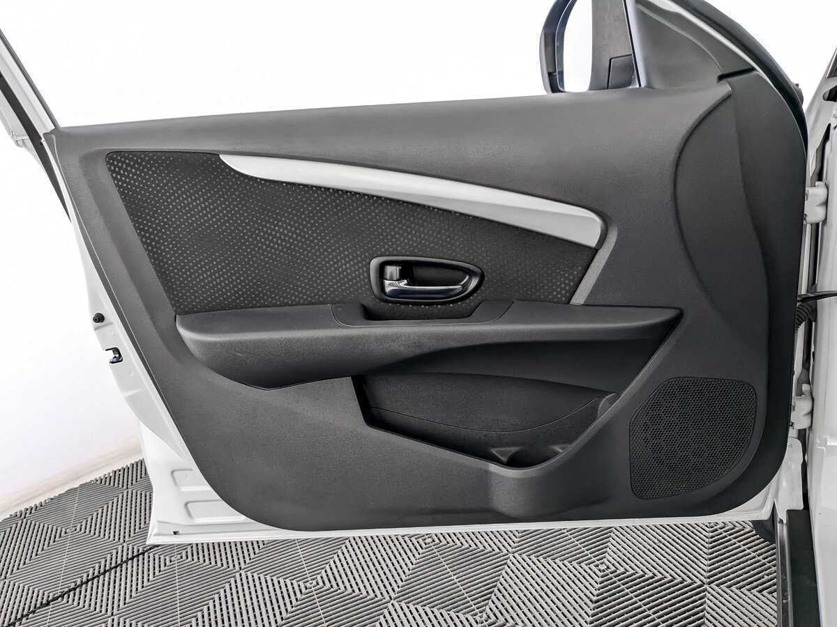 Nissan Almera б/у, 2015, Автоматическая. Фото: #14