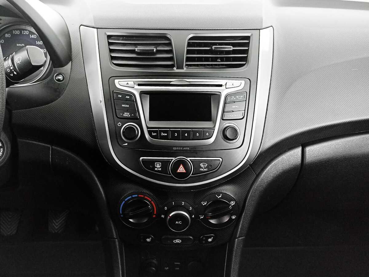 Hyundai Solaris б/у, 2015, Механическая. Фото: #10