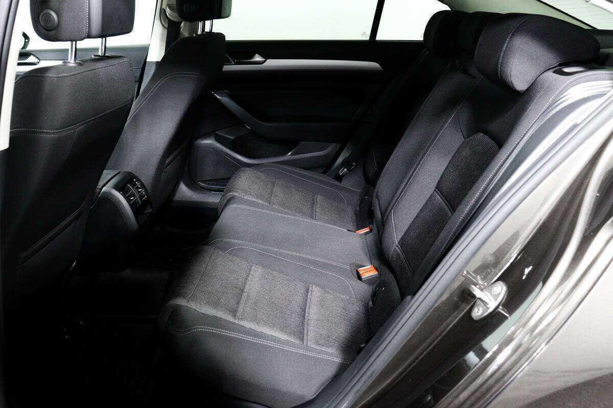 Volkswagen Passat б/у, 2016, Роботизированная. Фото: #11