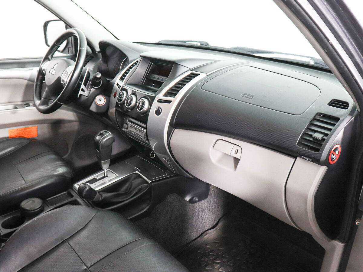 Mitsubishi Pajero Sport б/у, 2012, Автоматическая. Фото: #9