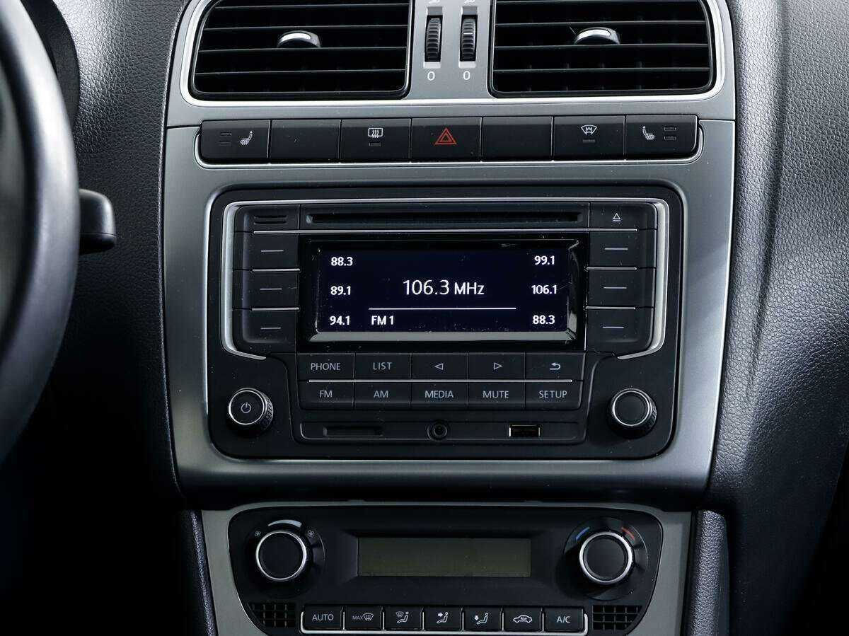 Volkswagen Polo б/у, 2016, Механическая. Фото: #11