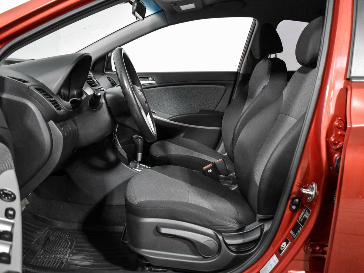 Hyundai Solaris б/у, 2012, Автоматическая. Фото: #9