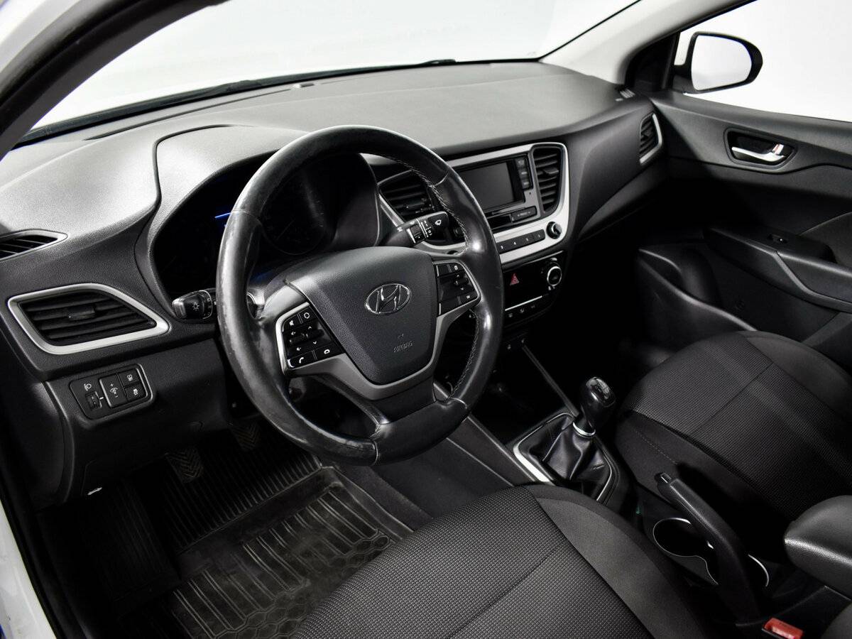 Hyundai Solaris б/у, 2018, Механическая. Фото: #8