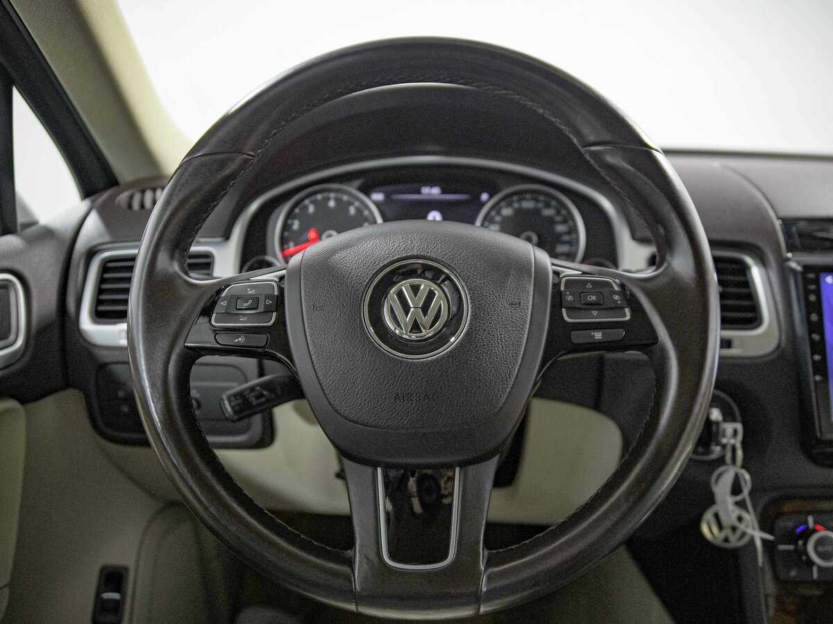 Volkswagen Touareg б/у, 2013, Автоматическая. Фото: #8
