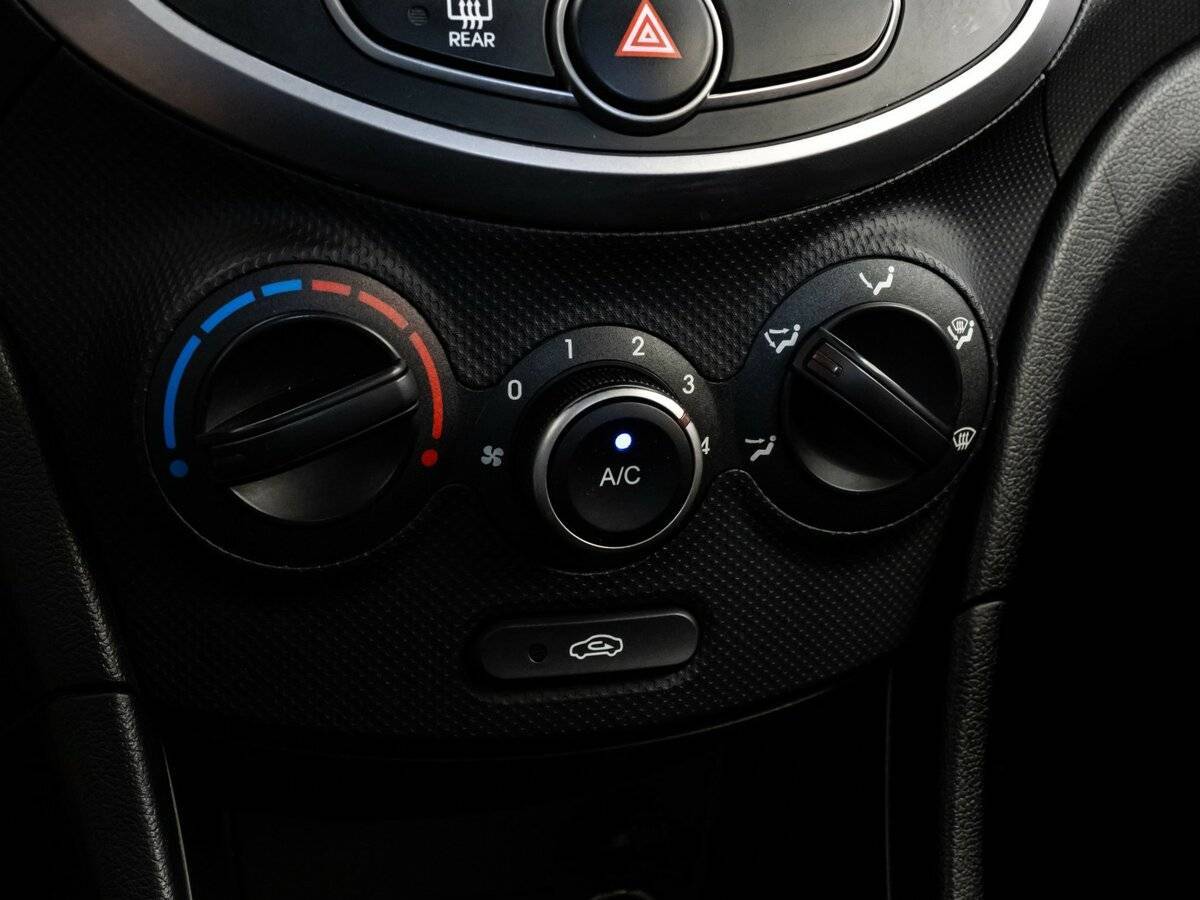 Hyundai Solaris б/у, 2016, Механическая. Фото: #10