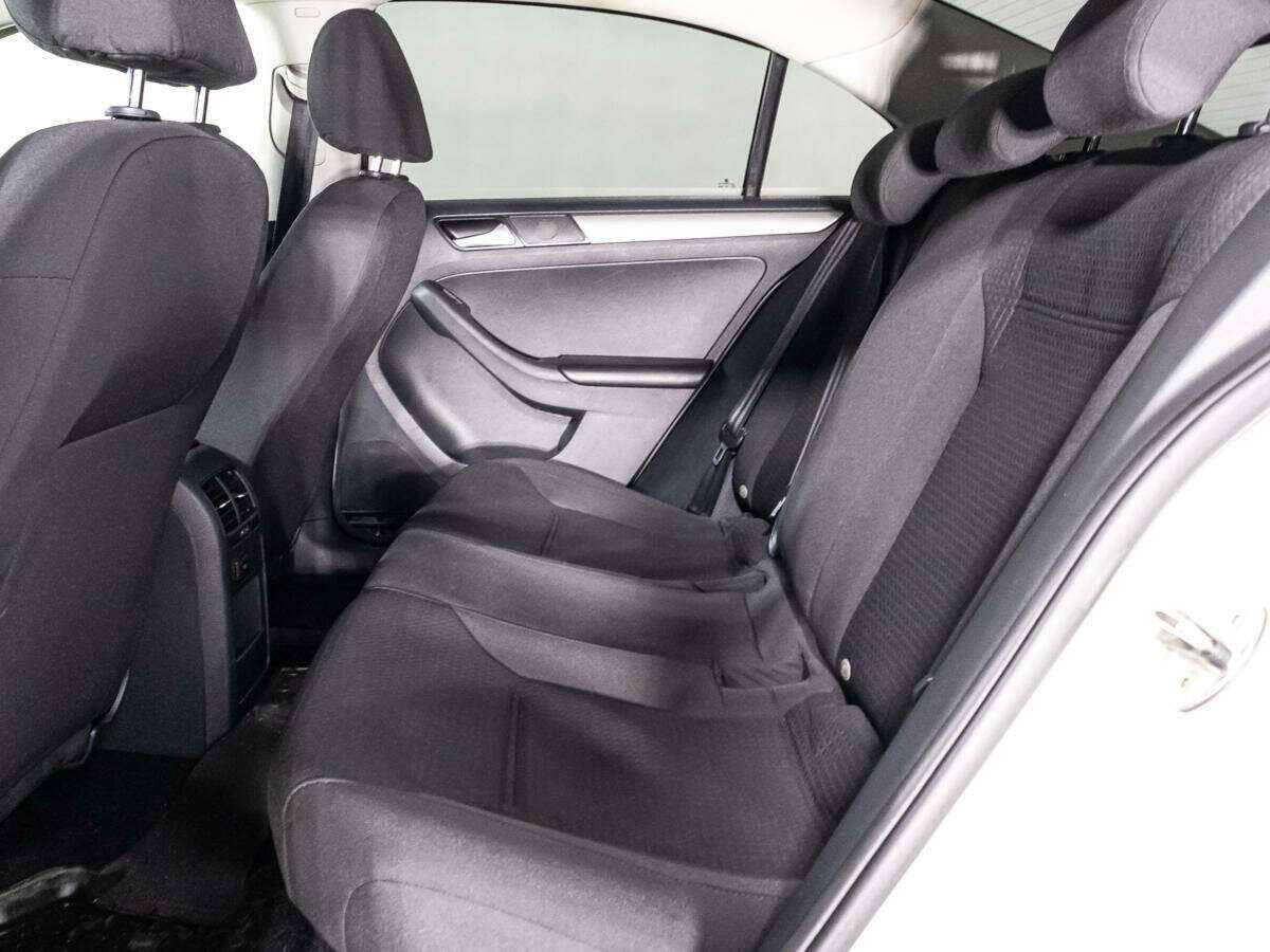 Volkswagen Jetta б/у, 2015, Механическая. Фото: #9