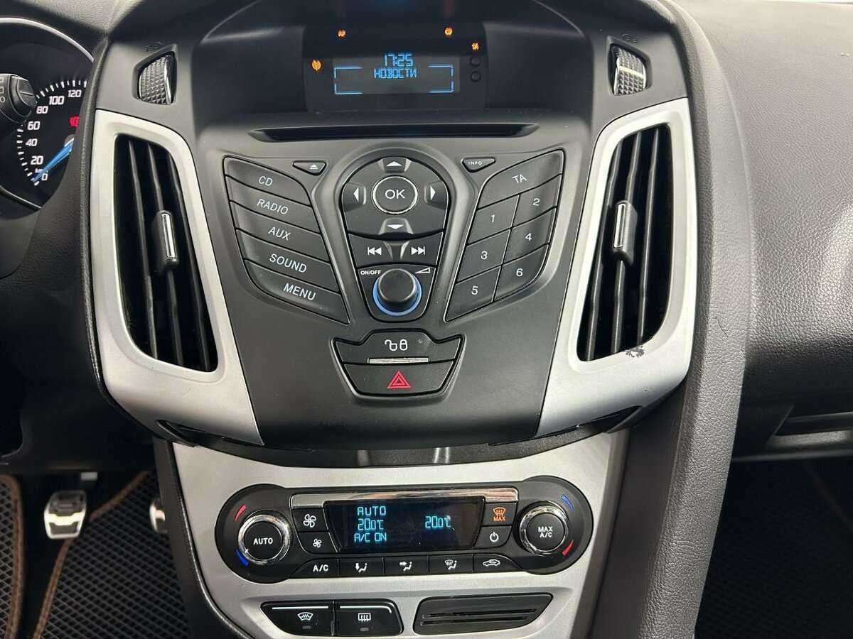 Ford Focus б/у, 2013, Механическая. Фото: #11