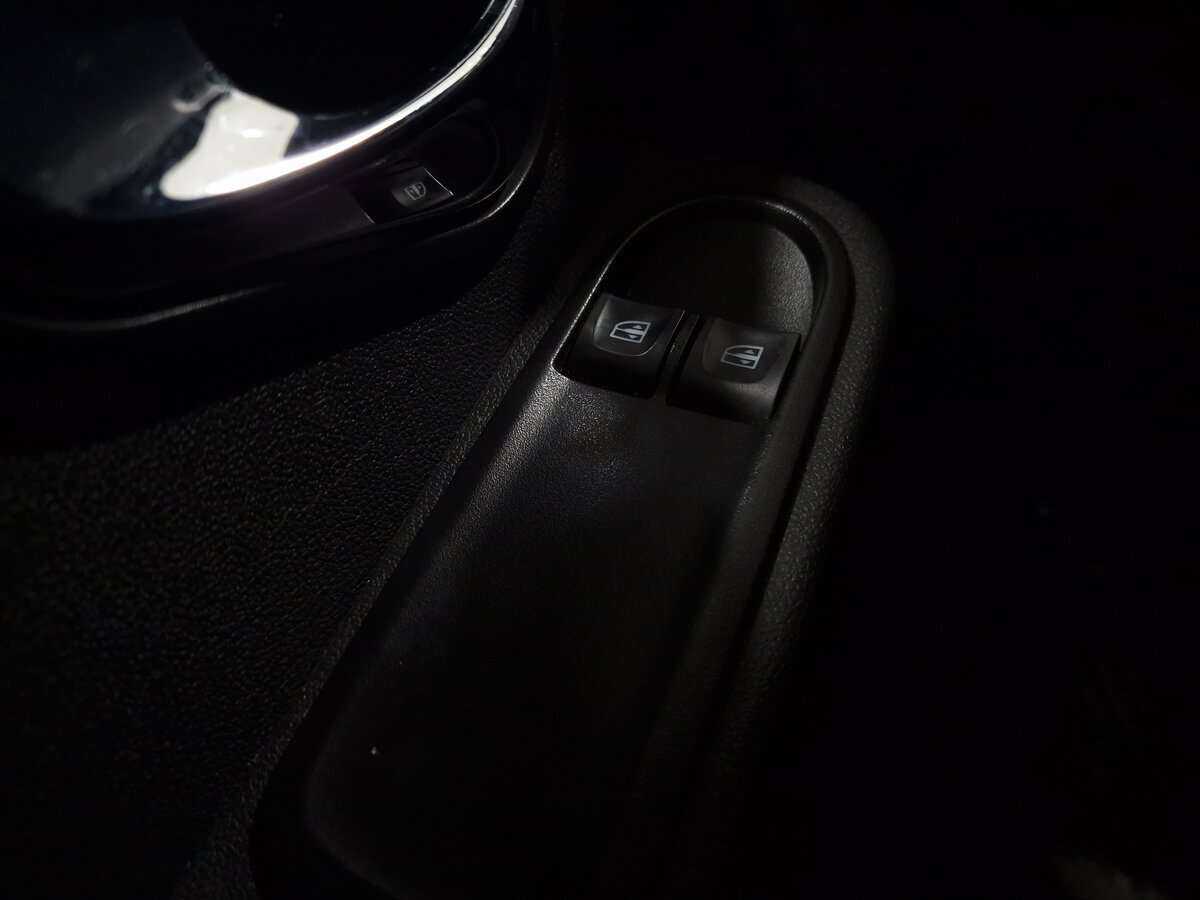 Nissan Terrano б/у, 2016, Механическая. Фото: #8