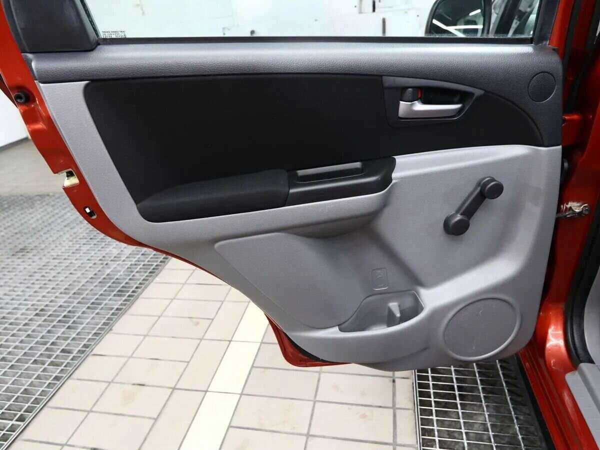 Suzuki SX4 б/у, 2013, Механическая. Фото: #17