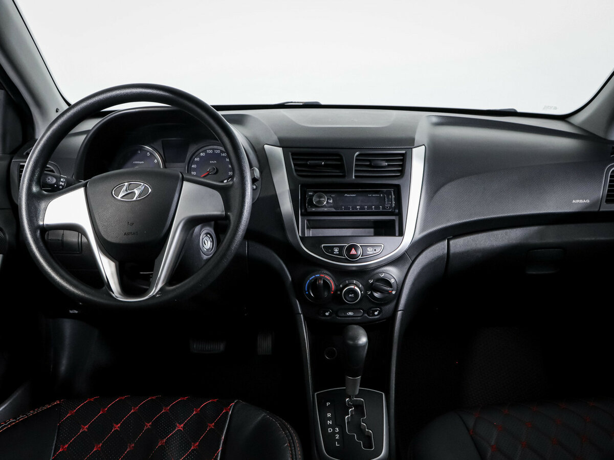 Hyundai Solaris б/у, 2013, Автоматическая. Фото: #9