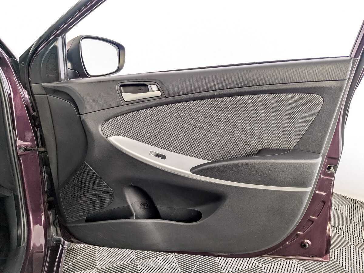 Hyundai Solaris б/у, 2012, Автоматическая. Фото: #19