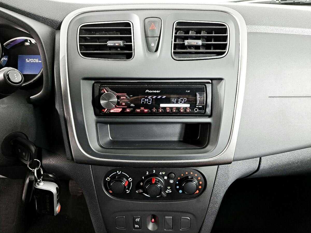 Renault Sandero б/у, 2018, Механическая. Фото: #12