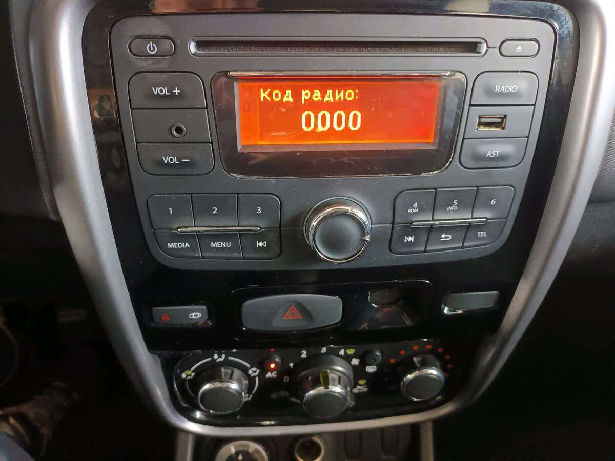 Renault Duster б/у, 2012, Механическая. Фото: #14