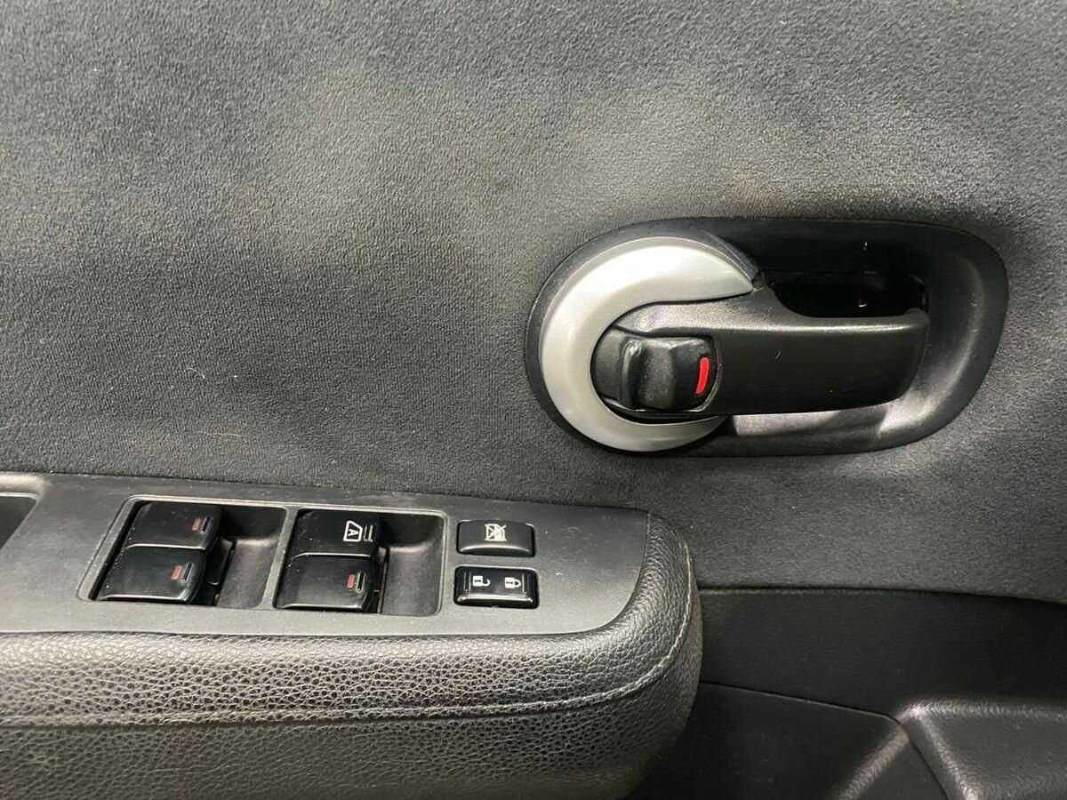 Nissan Tiida б/у, 2013, Механическая. Фото: #15