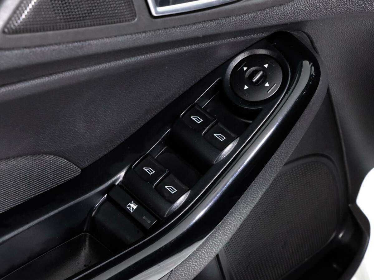 Ford Fiesta б/у, 2015, Роботизированная. Фото: #13