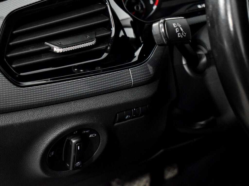 Volkswagen Polo б/у, 2020, Автоматическая. Фото: #10