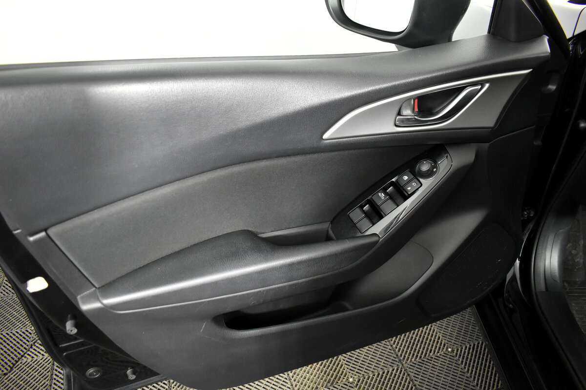 Mazda 3 б/у, 2017, Автоматическая. Фото: #16