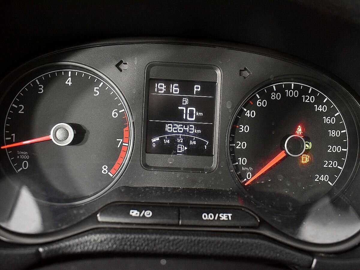 Volkswagen Polo б/у, 2014, Автоматическая. Фото: #9