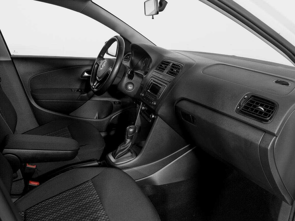 Volkswagen Polo б/у, 2017, Автоматическая. Фото: #8