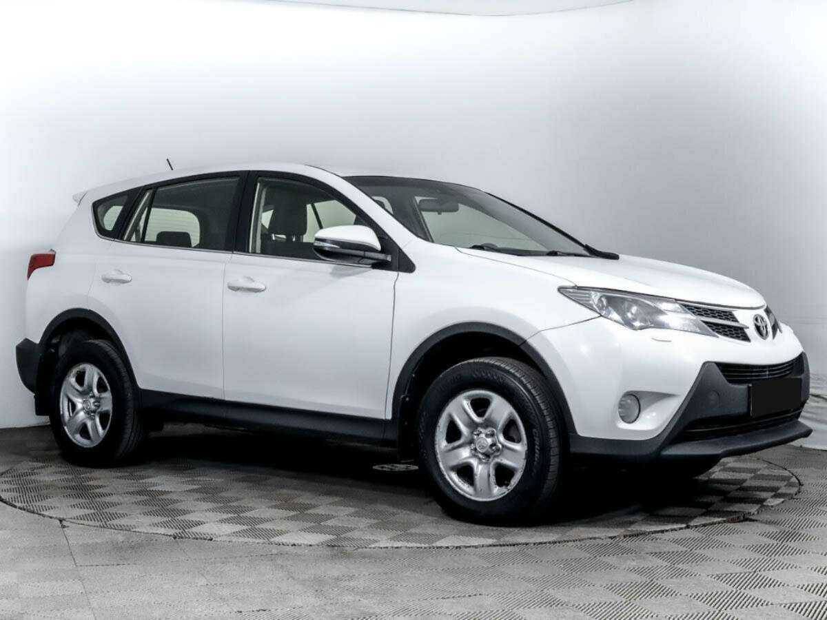 Toyota RAV4 б/у, 2015, Механическая. Фото: #2