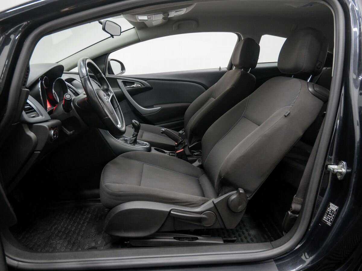 Opel Astra б/у, 2013, Механическая. Фото: #11
