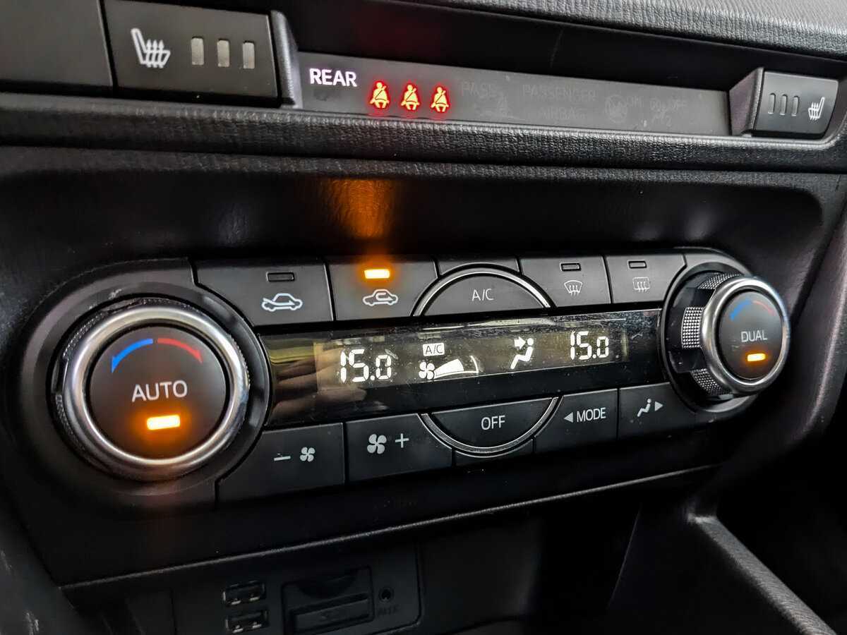 Mazda 3 б/у, 2015, Автоматическая. Фото: #20