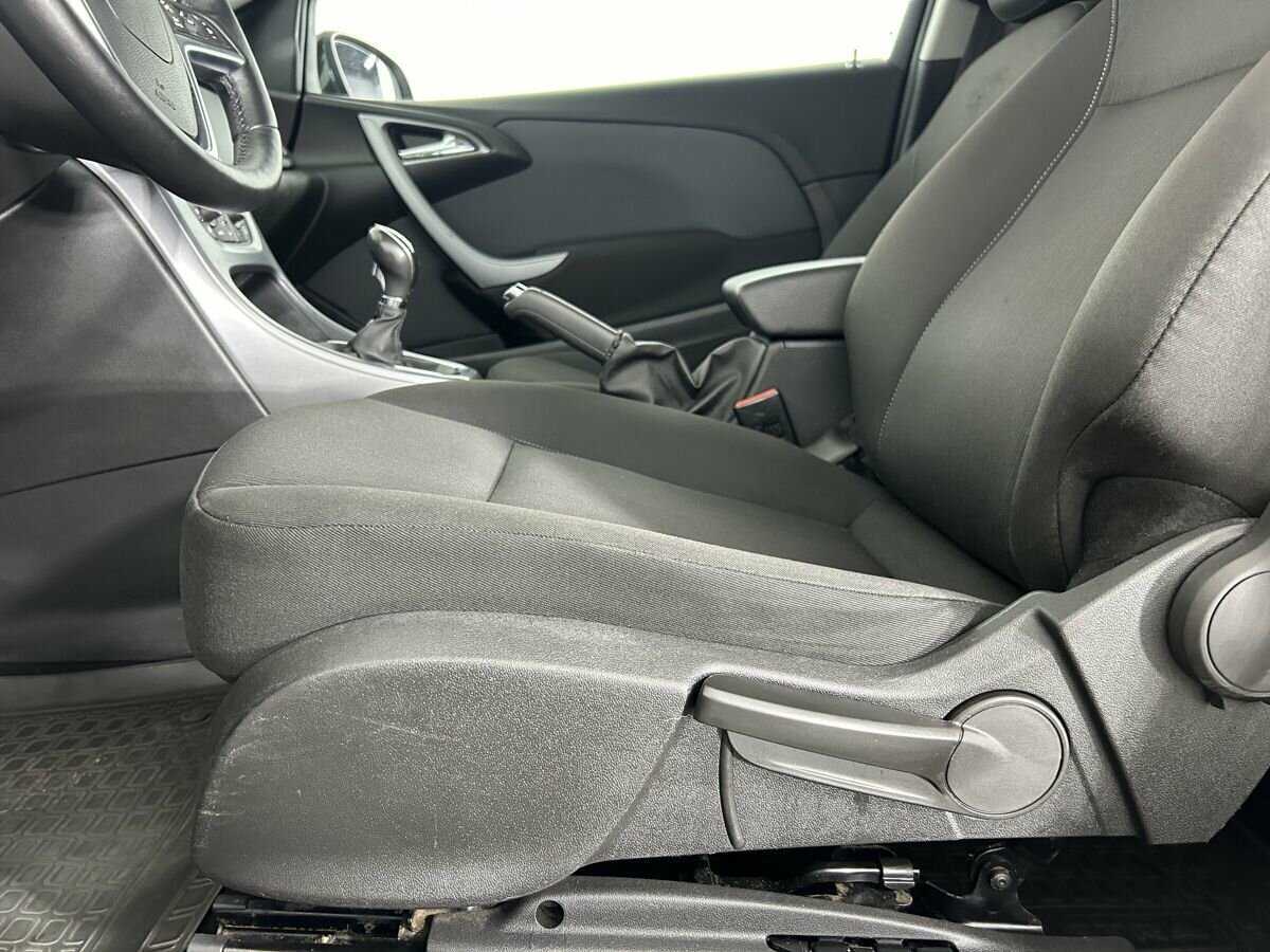 Opel Astra б/у, 2014, Механическая. Фото: #9