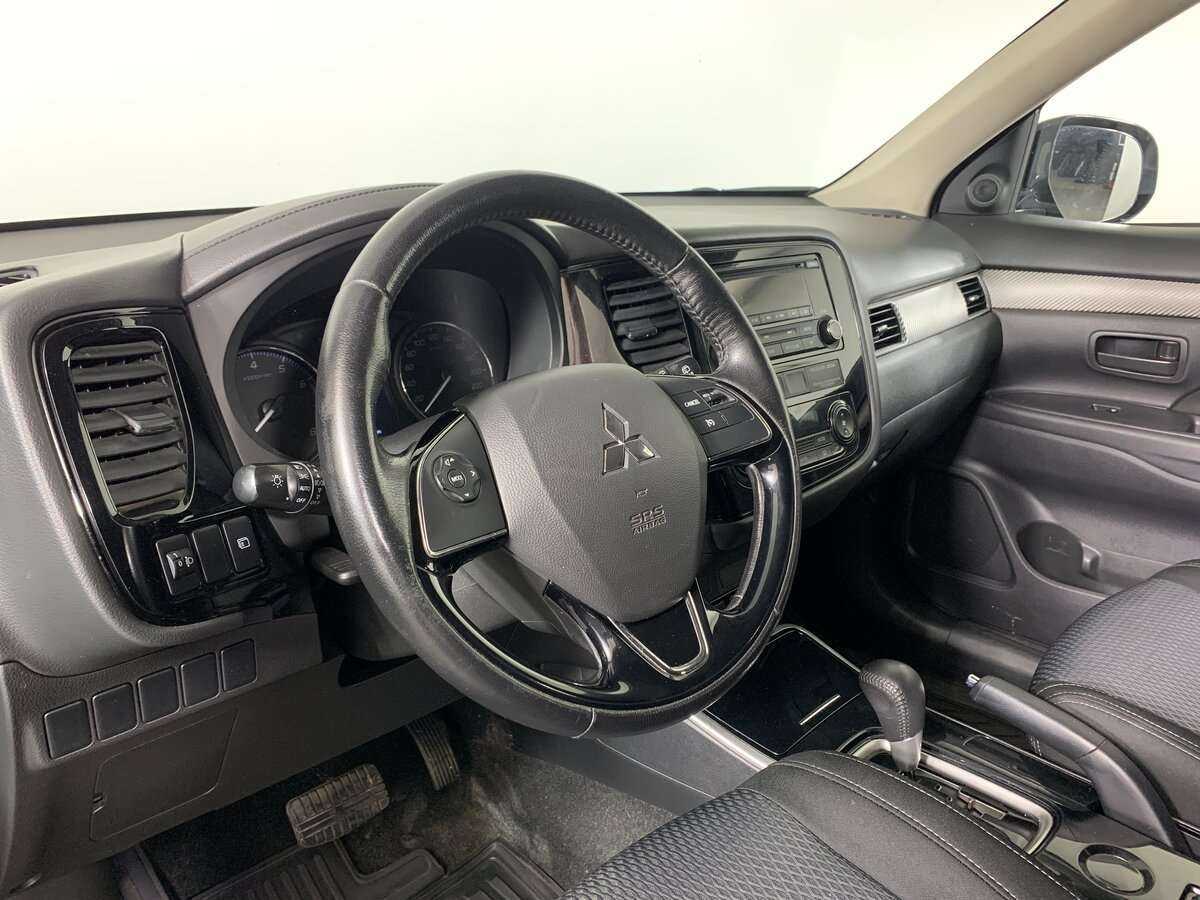Mitsubishi Outlander б/у, 2018, Вариатор. Фото: #9