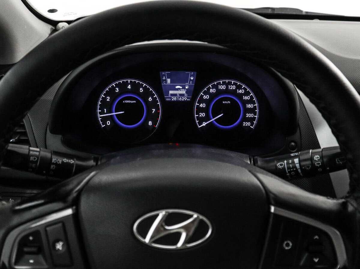 Hyundai Solaris б/у, 2013, Механическая. Фото: #15