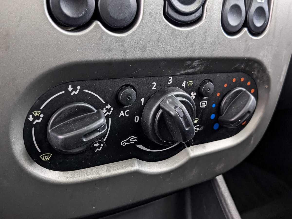 Renault Sandero б/у, 2012, Механическая. Фото: #16