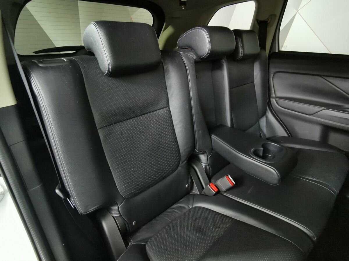 Mitsubishi Outlander б/у, 2016, Вариатор. Фото: #12