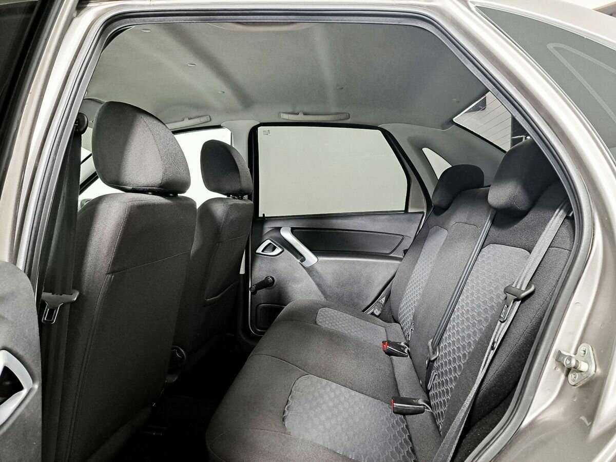 Lada (ВАЗ) Granta б/у, 2019, Механическая. Фото: #9