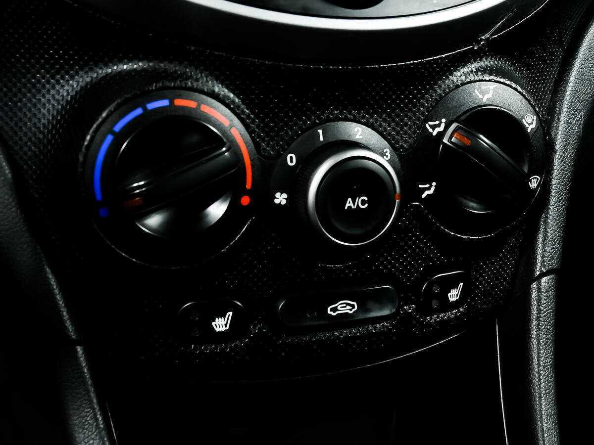 Hyundai Solaris б/у, 2016, Механическая. Фото: #13