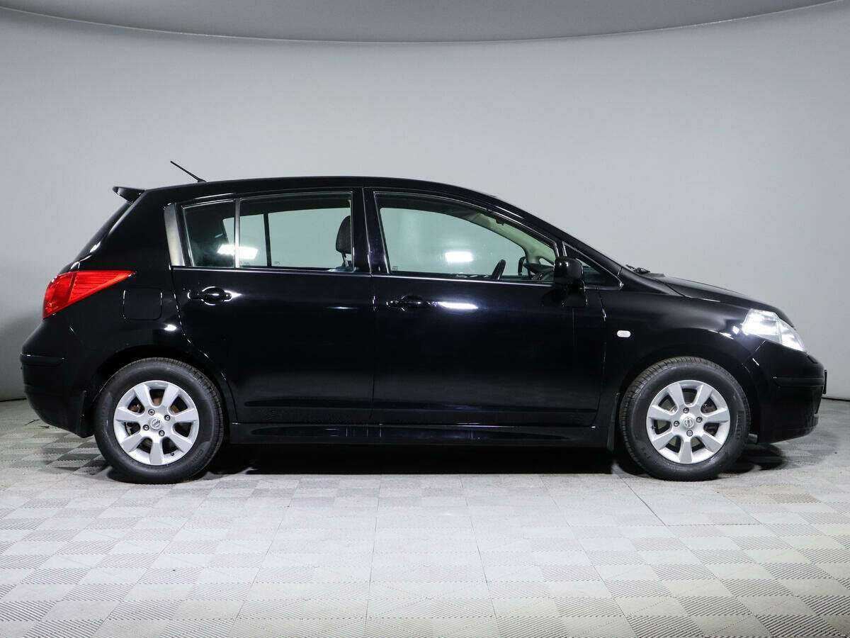 Nissan Tiida б/у, 2012, Автоматическая. Фото: #3