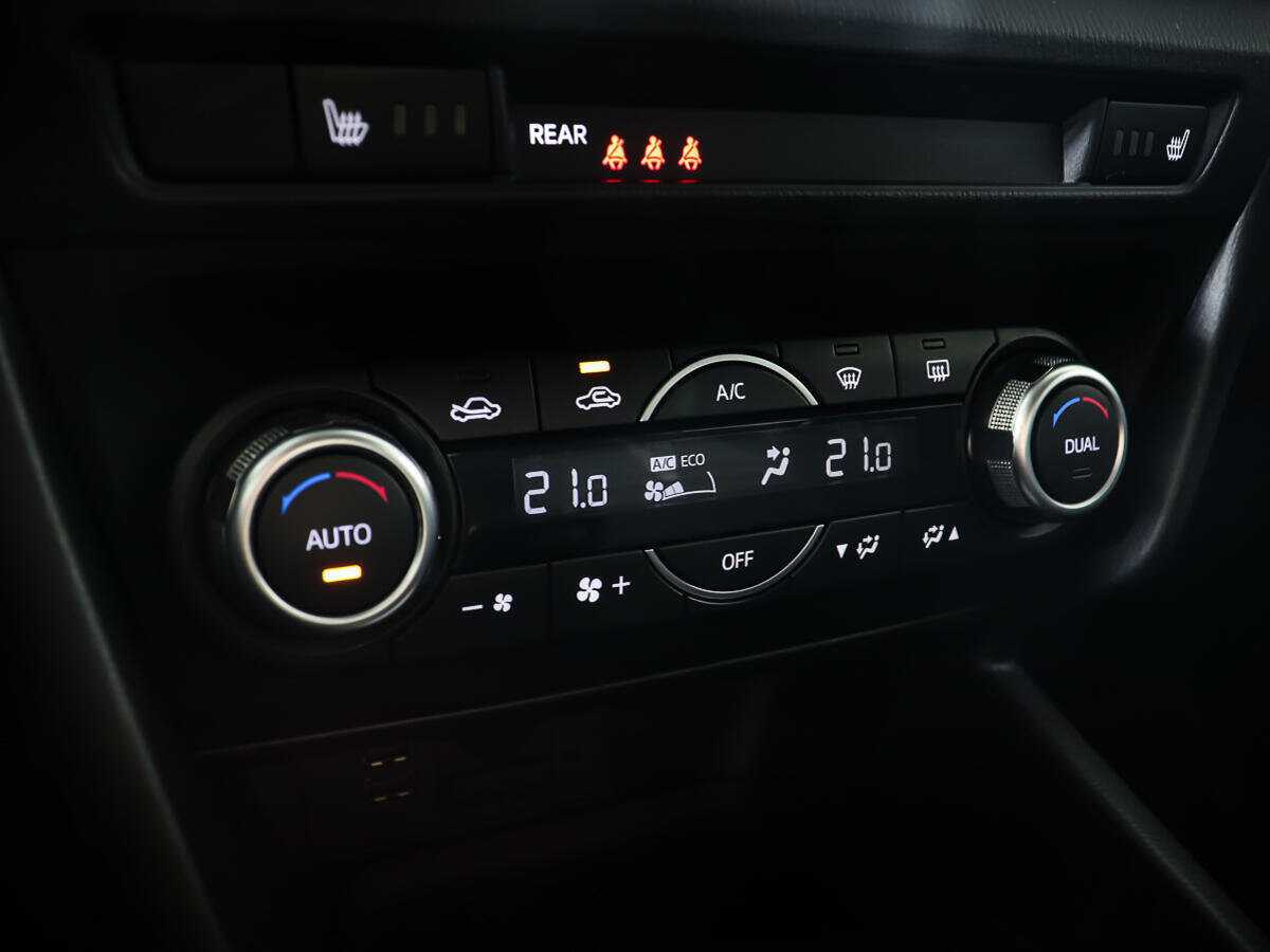 Mazda 3 б/у, 2017, Автоматическая. Фото: #16