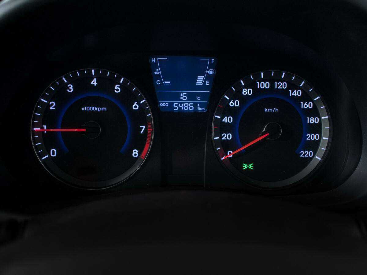 Hyundai Solaris б/у, 2012, Механическая. Фото: #10