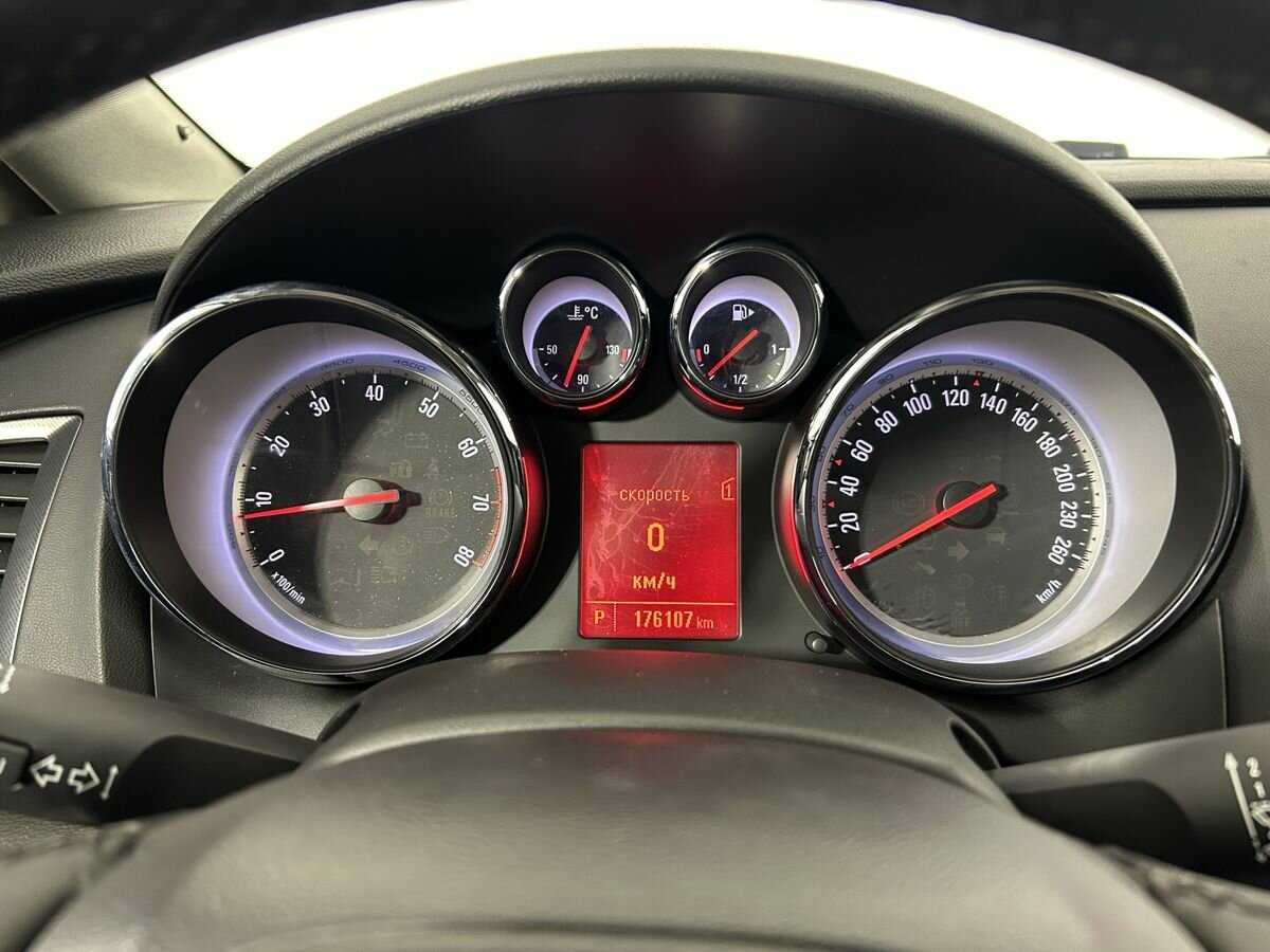 Opel Astra б/у, 2012, Автоматическая. Фото: #10