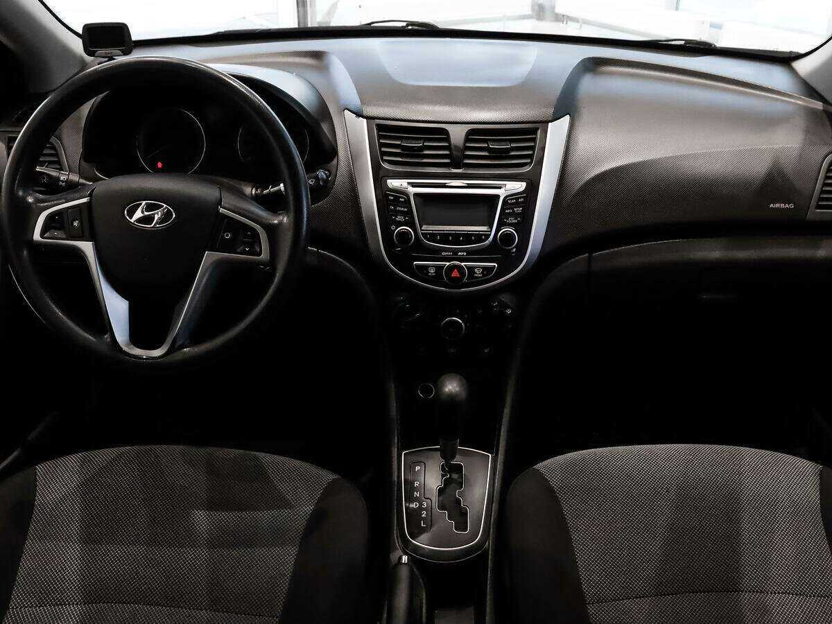 Hyundai Solaris б/у, 2012, Автоматическая. Фото: #11