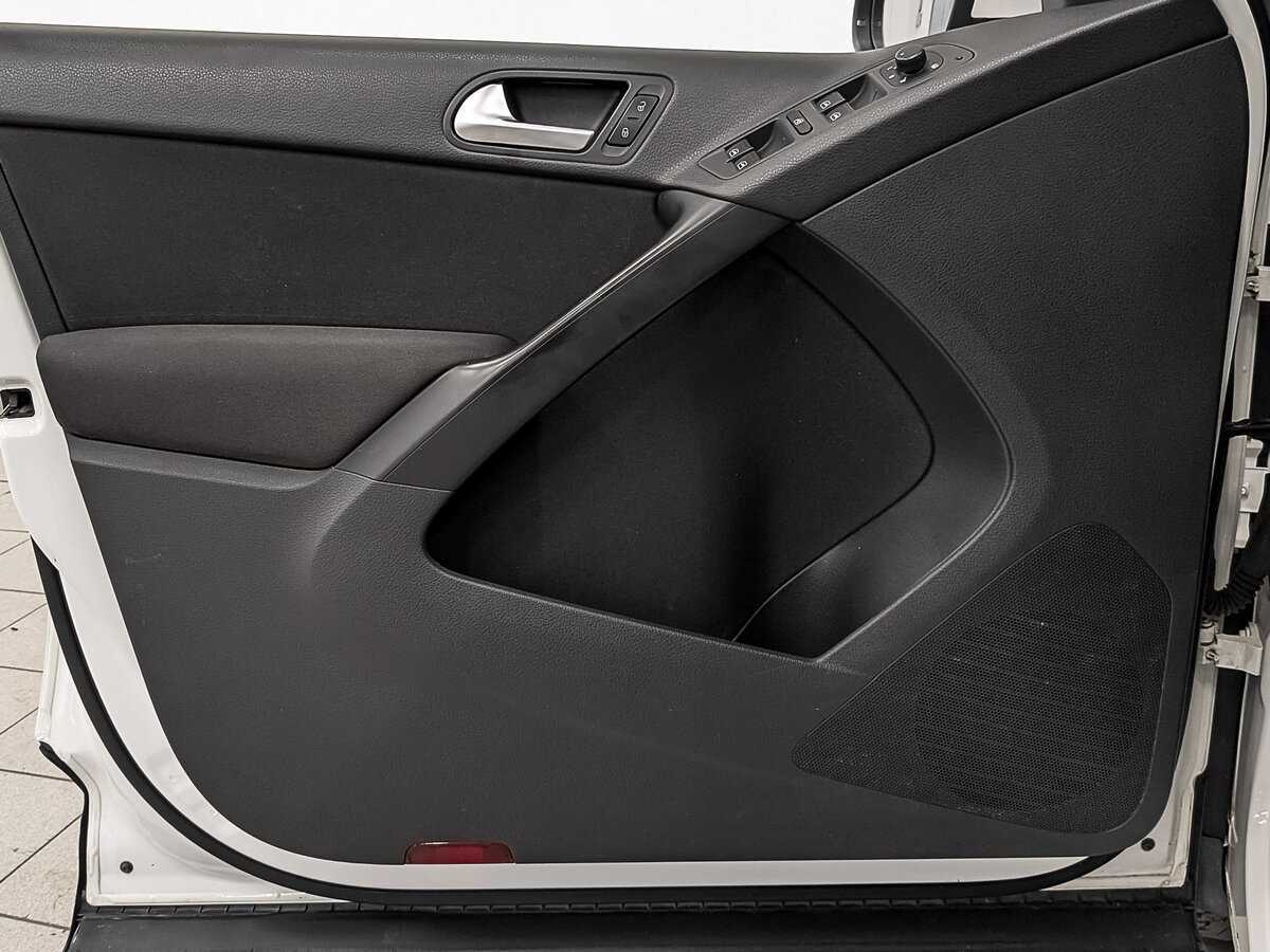 Volkswagen Tiguan б/у, 2013, Автоматическая. Фото: #16